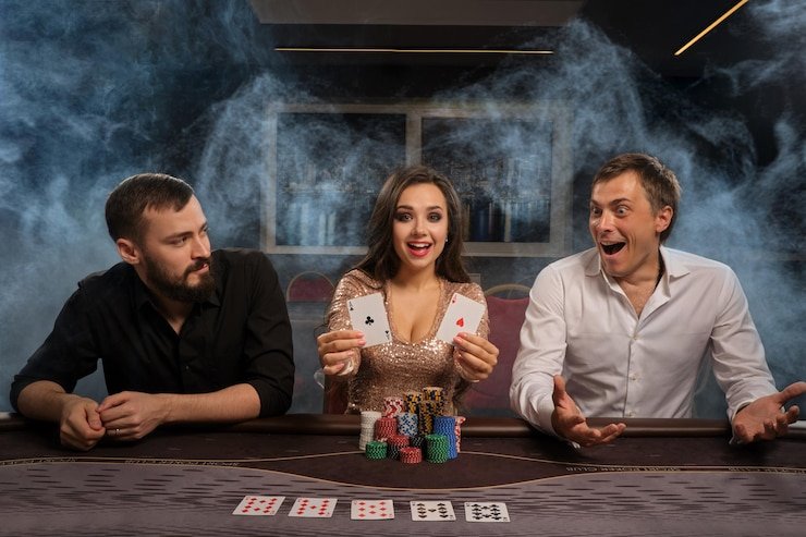 Browsing sports and casino game categories on wk7777 site